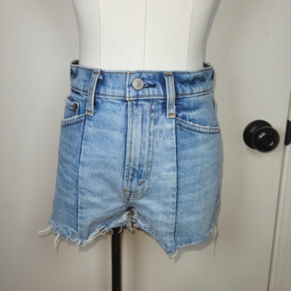 Abercrombie & Fitch Two-Tone High Rise Mom Shorts Size 25/0 Colorblock Denim - Picture 1 of 8